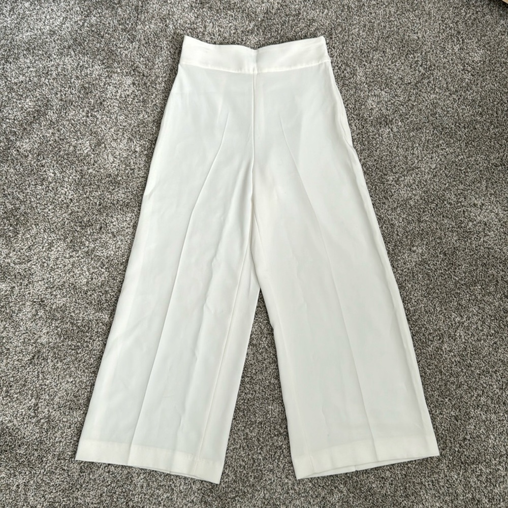 ❌—SOLD —-❌ Zara wide leg trousers